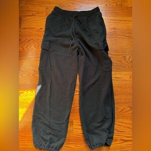 Uniqlo Black Cargo Pants / Size M